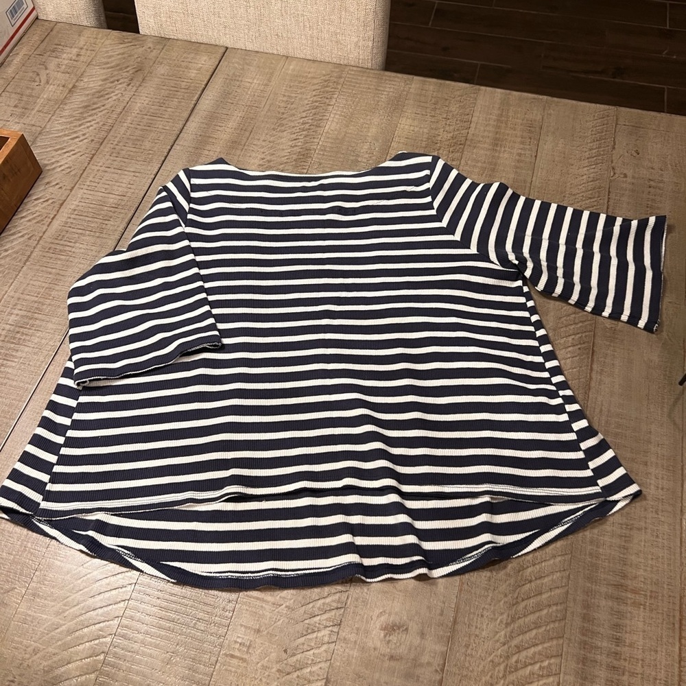 We the Free women’s cute navy and white stripe swing shirt